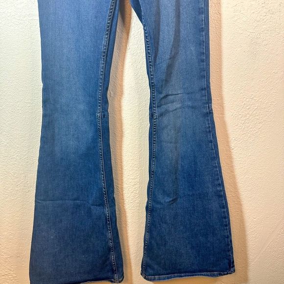 Free People Penny Pull On Denim Flare Jeans Size 26 Wide Leg - Picture 2 of 8